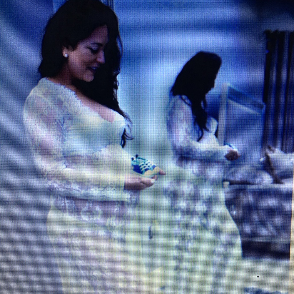 Maternity Photography Dress - Picture 1 of 3